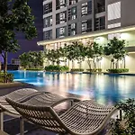 Vikamo Suites @ Robertson Residence