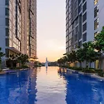 Vikamo Suites @ Robertson Residence